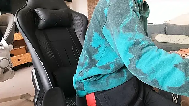 ademandjulia online show from February 21, 2026, 9:33 am