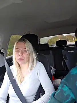 ademandjulia online show from November 13, 2025, 11:25 am