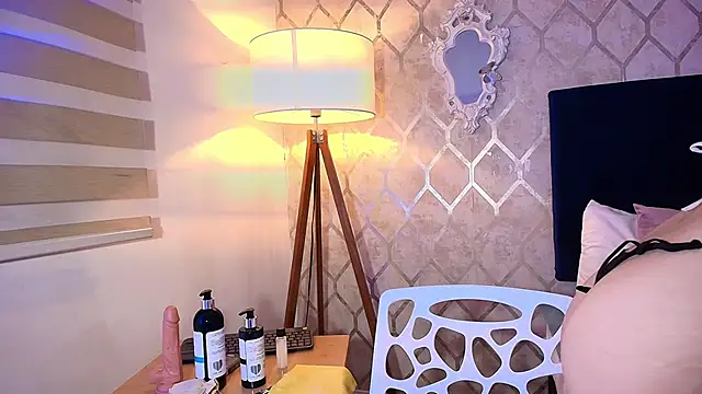 Snapshot of Hellen_Hell_ chatting on October 8, 2025, 7:47 pm Hellen Hell online show from October 8, 2025, 7:47 pm