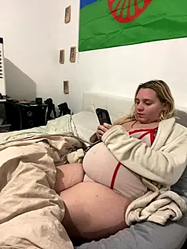 Princessemisse online show from December 17, 2025, 8:14 pm