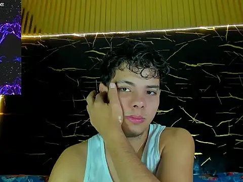 Snapshot of Alessandro_1610 chatting on July 5, 2026, 5:58 am Alessandro 1610 online show from July 5, 2026, 5:58 am