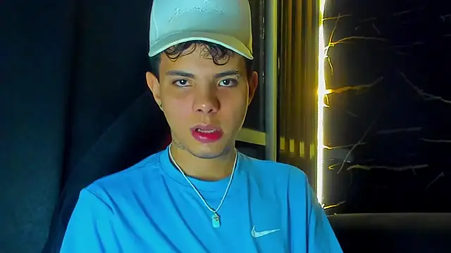 Alessandro 1610 online show from April 19, 2026, 4:02 am