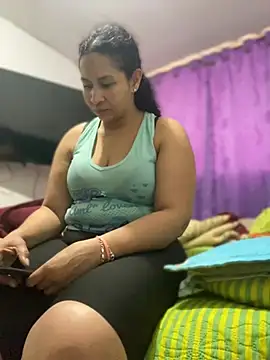 Carola-Ross online show from April 13, 2026, 5:17 pm