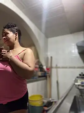 Carola-Ross online show from September 28, 2025, 6:04 pm