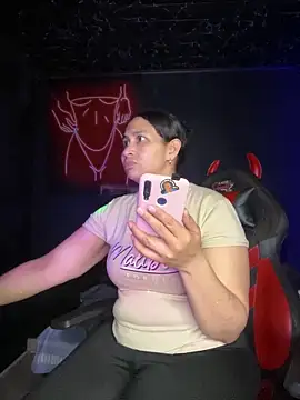 Carola-Ross online show from March 23, 2025, 2:26 am