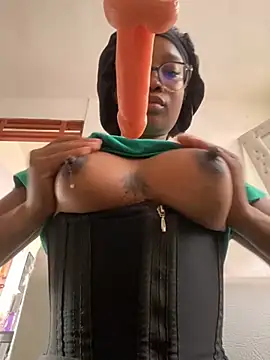 Snapshot of blackgril12 chatting on February 18, 2025, 4:47 pm blackgril12 online show from February 18, 2025, 4:47 pm