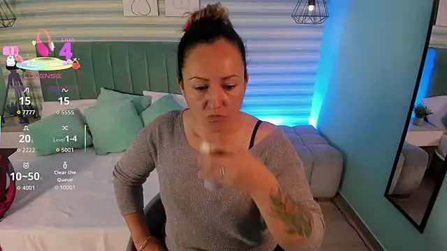 abby apple online show from November 15, 2025, 1:04 pm