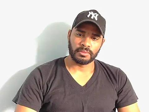 Snapshot of YOX22 chatting on October 8, 2025, 2:18 pm YOX22 online show from October 8, 2025, 2:18 pm