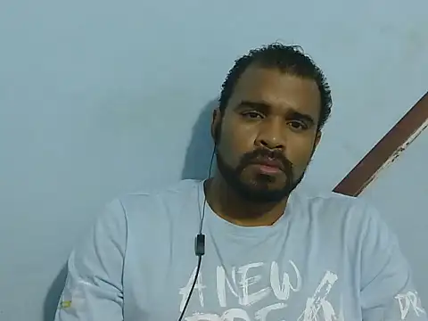 Snapshot of YOX22 chatting on November 4, 2025, 5:11 am YOX22 online show from November 4, 2025, 5:11 am