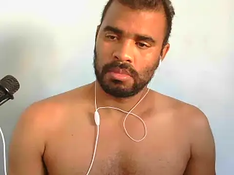 Snapshot of YOX22 chatting on December 2, 2025, 10:22 pm YOX22 online show from December 2, 2025, 10:22 pm