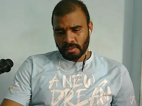 Snapshot of YOX22 chatting on February 2, 2026, 1:43 pm YOX22 online show from February 2, 2026, 1:43 pm