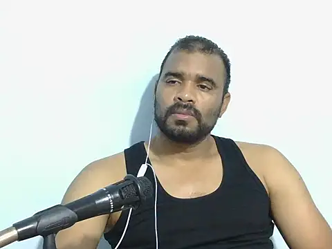 Snapshot of YOX22 chatting on November 29, 2025, 6:57 am YOX22 online show from November 29, 2025, 6:57 am