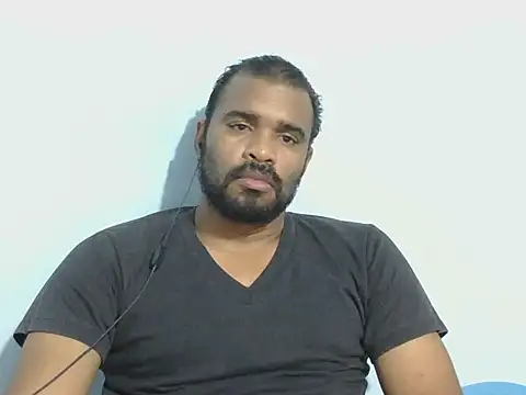 Snapshot of YOX22 chatting on November 16, 2025, 4:50 am YOX22 online show from November 16, 2025, 4:50 am