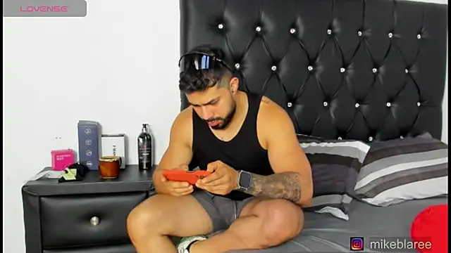 mikeblaree online show from April 18, 2026, 7:58 pm