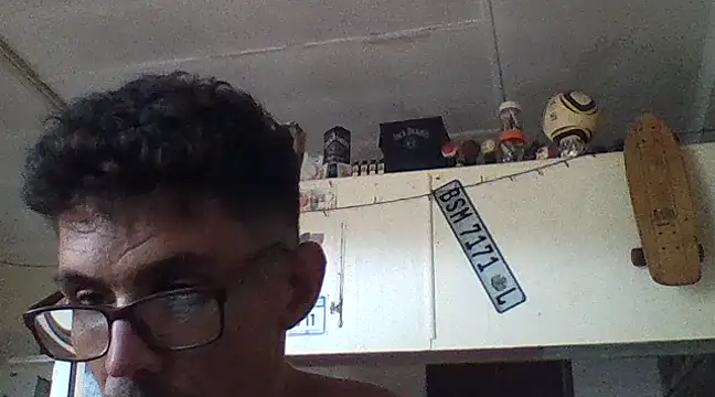 Snapshot of Invisibledickman chatting on February 9, 2025, 8:54 am Invisibledickman online show from February 9, 2025, 8:54 am