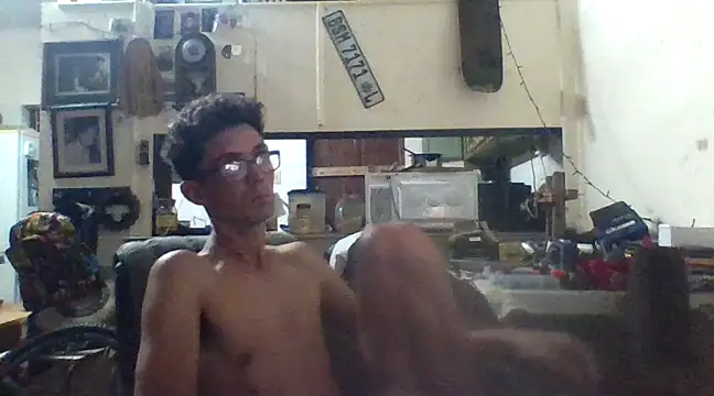 Snapshot of Invisibledickman chatting on March 4, 2025, 7:01 pm Invisibledickman online show from March 4, 2025, 7:01 pm