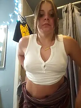 Snapshot of ShysluutGia chatting on November 16, 2025, 5:01 am ShysluutGia online show from November 16, 2025, 5:01 am