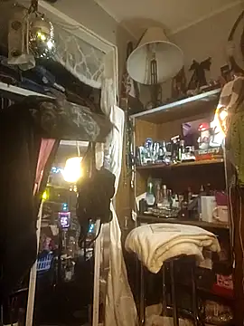 Snapshot of ShysluutGia chatting on December 13, 2025, 11:11 pm ShysluutGia online show from December 13, 2025, 11:11 pm