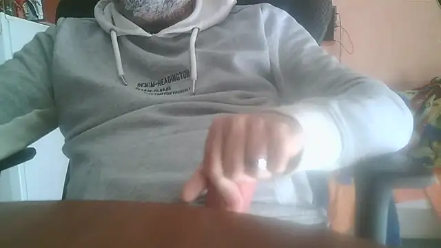 Snapshot of lanata chatting on December 17, 2025, 10:20 am lanata online show from December 17, 2025, 10:20 am