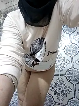 Snapshot of nouhaty chatting on November 15, 2025, 6:12 pm nouhaty online show from November 15, 2025, 6:12 pm