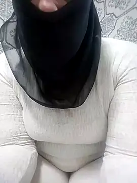 Snapshot of nouhaty chatting on December 4, 2025, 7:18 am nouhaty online show from December 4, 2025, 7:18 am