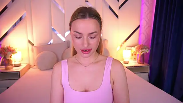 Snapshot of LindsieGreyy chatting on May 18, 2026, 7:02 am LindsieGreyy online show from May 18, 2026, 7:02 am