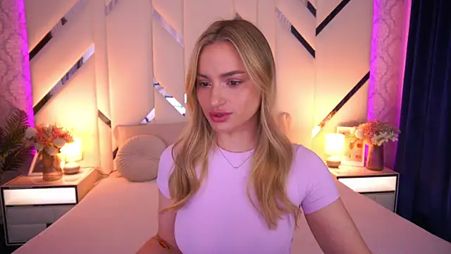 Snapshot of LindsieGreyy chatting on May 24, 2026, 6:13 am LindsieGreyy online show from May 24, 2026, 6:13 am