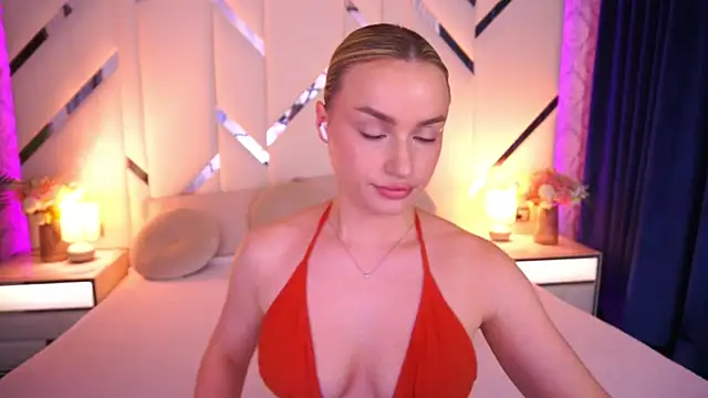 Snapshot of LindsieGreyy chatting on June 12, 2026, 12:58 pm LindsieGreyy online show from June 12, 2026, 12:58 pm