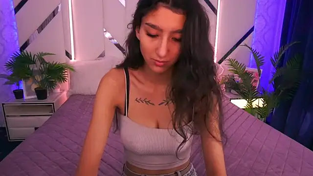 CharmMocco online show from December 3, 2025, 1:54 pm