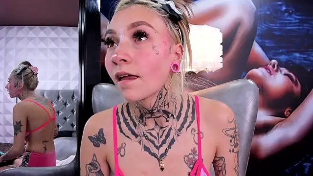 Snapshot of miss___angel chatting on March 13, 2025, 9:05 pm miss angel online show from March 13, 2025, 9:05 pm