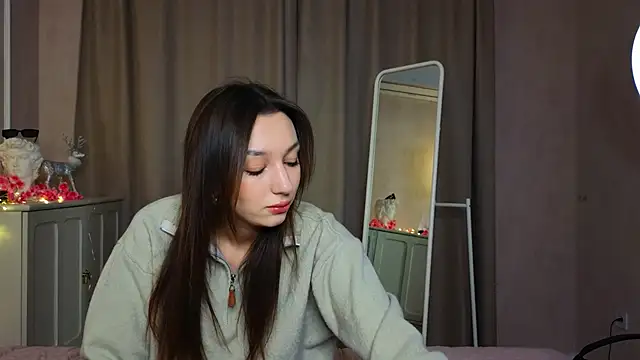 ColleenCox online show from March 4, 2025, 8:16 pm