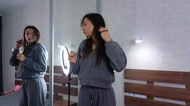 ColleenCox online show from February 19, 2025, 6:10 pm