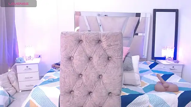 KathyLee69  online show from October 4, 2025, 7:15 pm