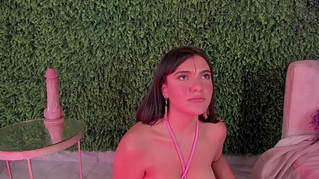 Snapshot of emmiily_z chatting on March 21, 2025, 1:34 am emmiily z online show from March 21, 2025, 1:34 am