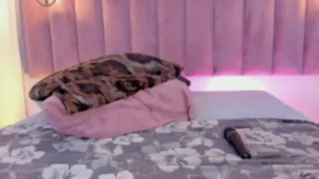 emmiily z online show from April 21, 2026, 1:42 am