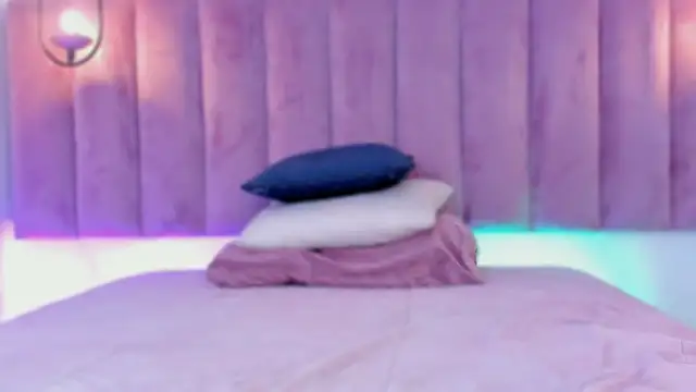 emmiily z online show from April 28, 2026, 2:27 am