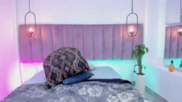 emmiily z online show from April 28, 2026, 8:35 pm