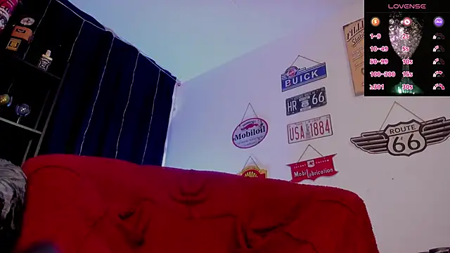 Snapshot of anuvyz_miller_ chatting on April 25, 2026, 1:41 pm anuvyz miller online show from April 25, 2026, 1:41 pm