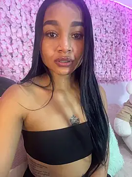 Snapshot of Lynda_Bonnie chatting on November 15, 2025, 1:37 pm Lynda Bonnie online show from November 15, 2025, 1:37 pm