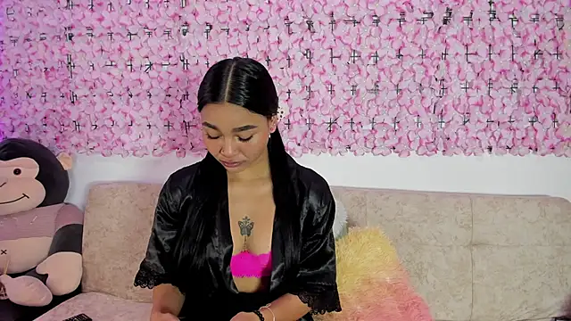 Snapshot of Lynda_Bonnie chatting on October 23, 2025, 1:10 pm Lynda Bonnie online show from October 23, 2025, 1:10 pm