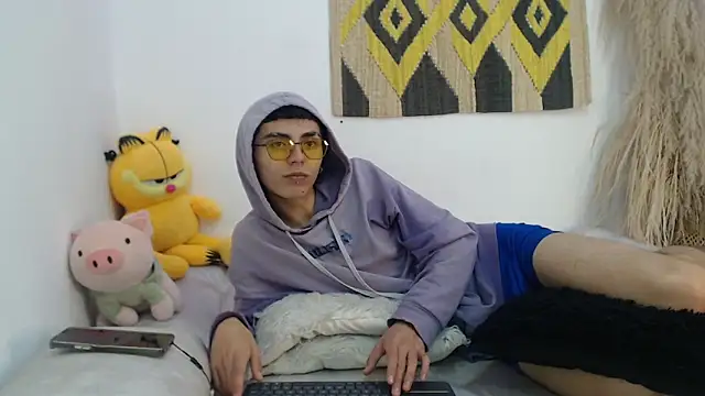 Snapshot of MaikyCooper chatting on March 4, 2025, 7:08 am MaikyCooper online show from March 4, 2025, 7:08 am