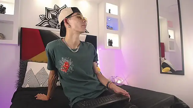 Snapshot of MaikyCooper chatting on March 2, 2025, 3:56 am MaikyCooper online show from March 2, 2025, 3:56 am