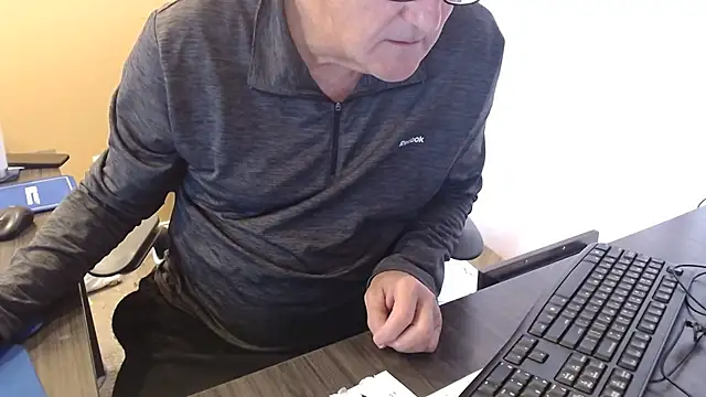 olderandwiser2 online show from March 3, 2025, 2:39 pm