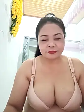 Baby-bigtits2024 online show from March 17, 2025, 1:29 pm