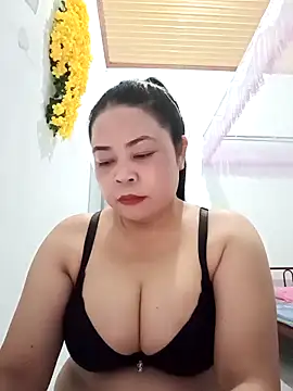 Baby-bigtits2024 online show from February 8, 2025, 12:50 pm