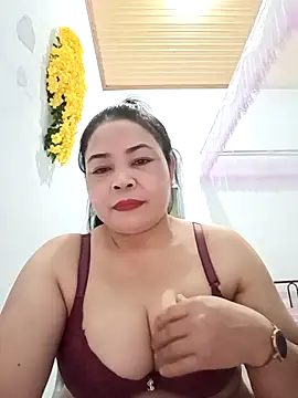 Baby-bigtits2024 online show from March 16, 2025, 1:06 pm