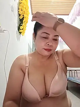 Baby-bigtits2024 online show from February 25, 2025, 1:21 pm