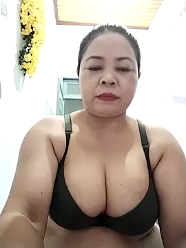 Baby-bigtits2024 online show from September 29, 2025, 10:26 pm