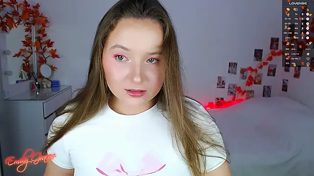 Snapshot of EmilyxxGraces chatting on September 22, 2025, 7:20 pm EmilyxxGraces online show from September 22, 2025, 7:20 pm