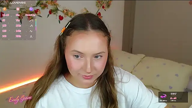 Snapshot of EmilyxxGraces chatting on June 26, 2026, 10:48 pm EmilyxxGraces online show from June 26, 2026, 10:48 pm